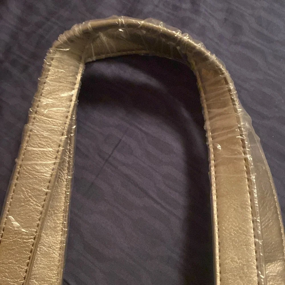 Neiman Marcus NWOT gold expandable tote. - Picture 3 of 10